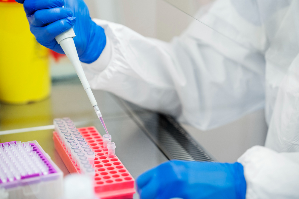 doctor-performing-medical-research-in-lab